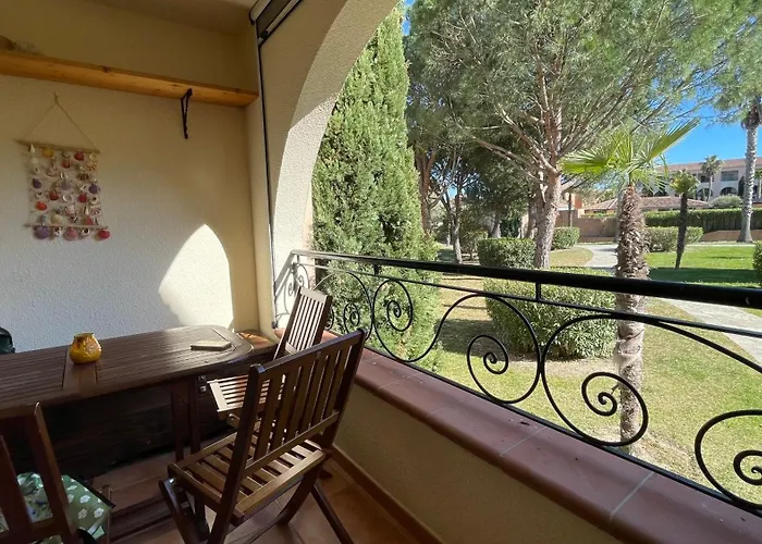 Avec Piscines Et A Pied