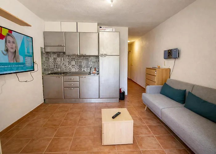 公寓 Avec Piscines Et A Pied *